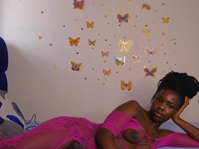 PinkCoochie22 live cam on BongaCams
