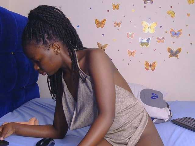 PinkCoochie22 live cam on BongaCams