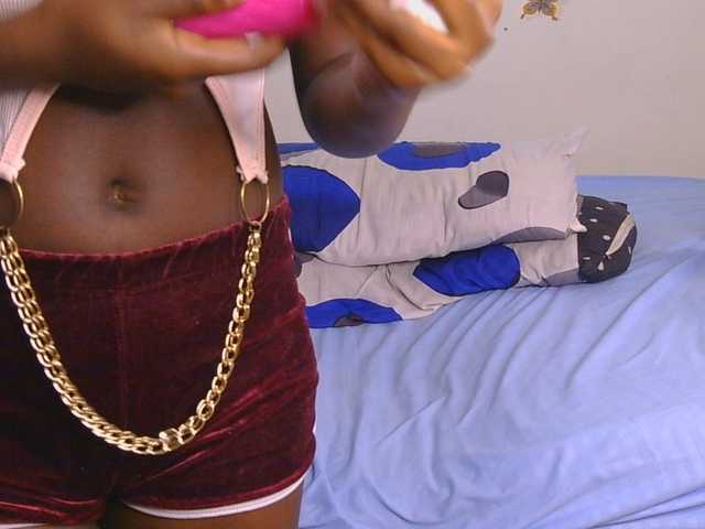 PinkCoochie22 live cam on BongaCams