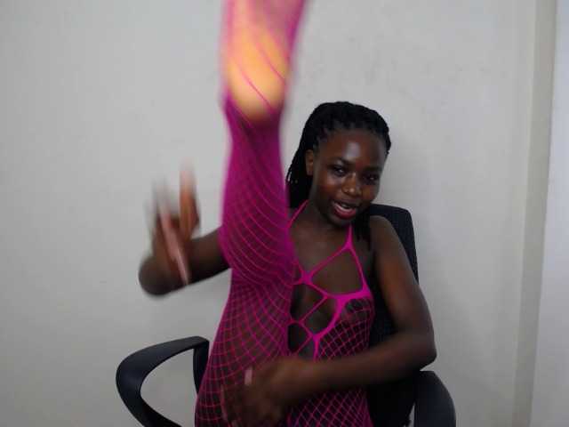 PinkCoochie22 live cam on BongaCams