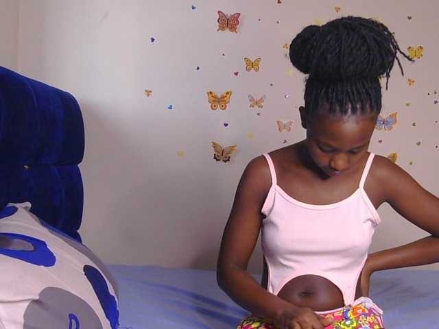 PinkCoochie22 live cam on BongaCams