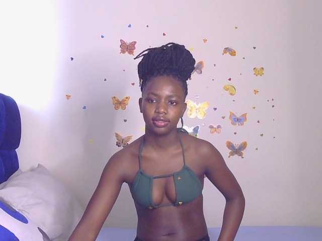 PinkCoochie22 live cam on BongaCams
