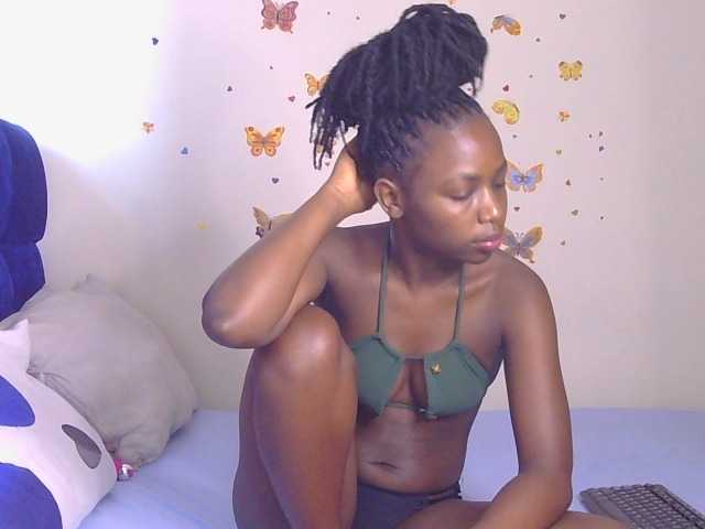 PinkCoochie22 live cam on BongaCams