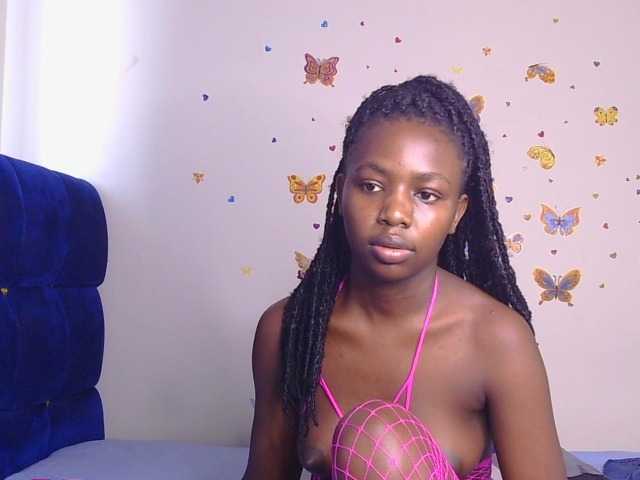 PinkCoochie22 live cam on BongaCams