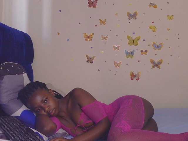 PinkCoochie22 live cam on BongaCams