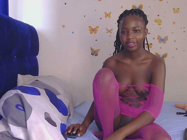 PinkCoochie22 live cam on BongaCams
