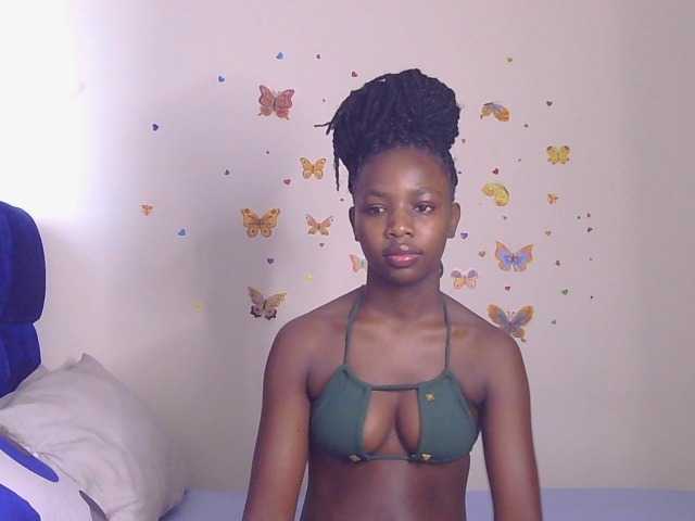 PinkCoochie22 live cam on BongaCams