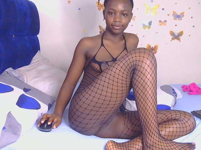 PinkCoochie22 live cam on BongaCams