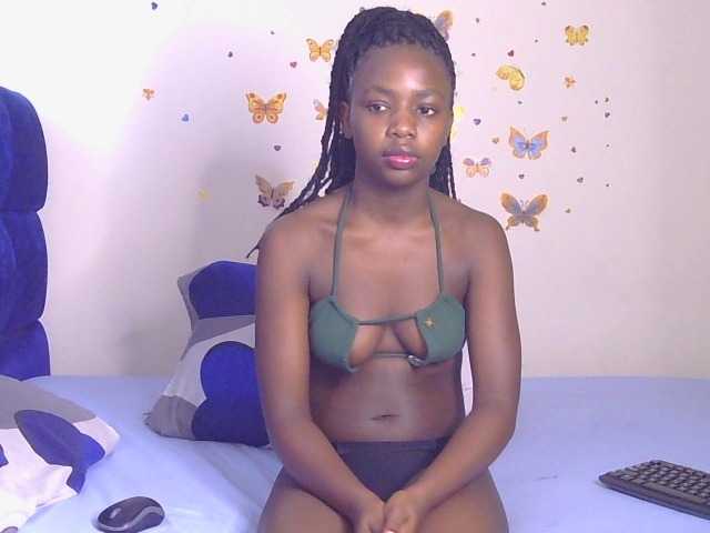 PinkCoochie22 live cam on BongaCams