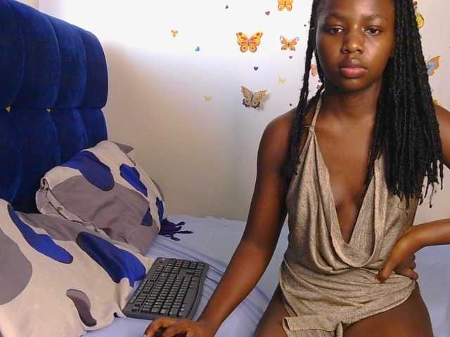 PinkCoochie22 live cam on BongaCams