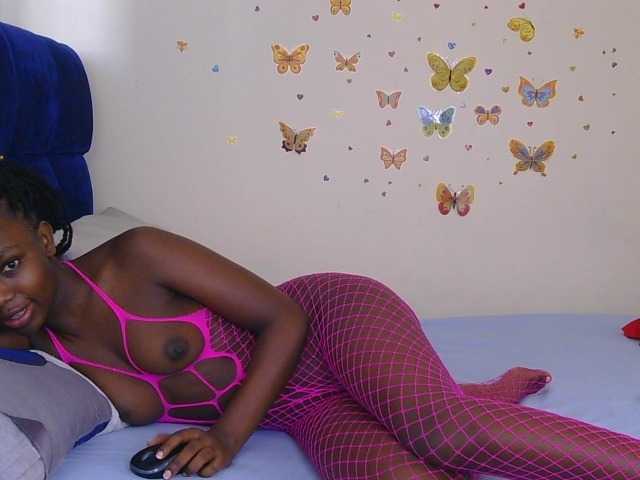 PinkCoochie22 live cam on BongaCams