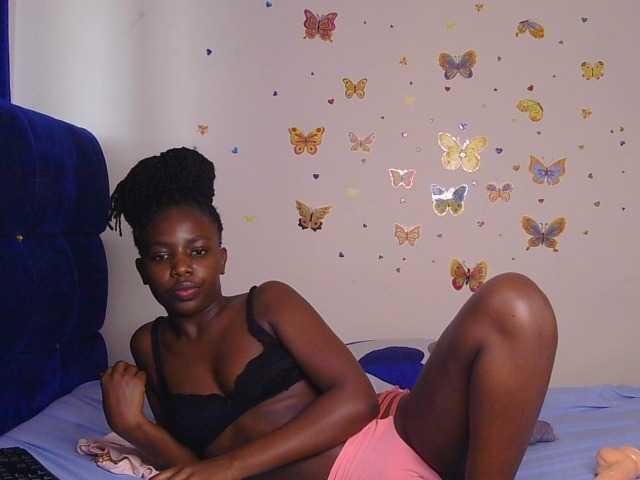 PinkCoochie22 live cam on BongaCams
