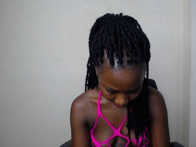 PinkCoochie22 live cam on BongaCams