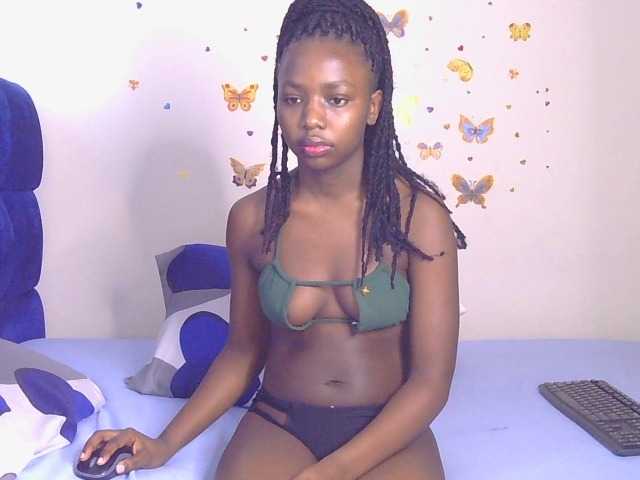 PinkCoochie22 live cam on BongaCams