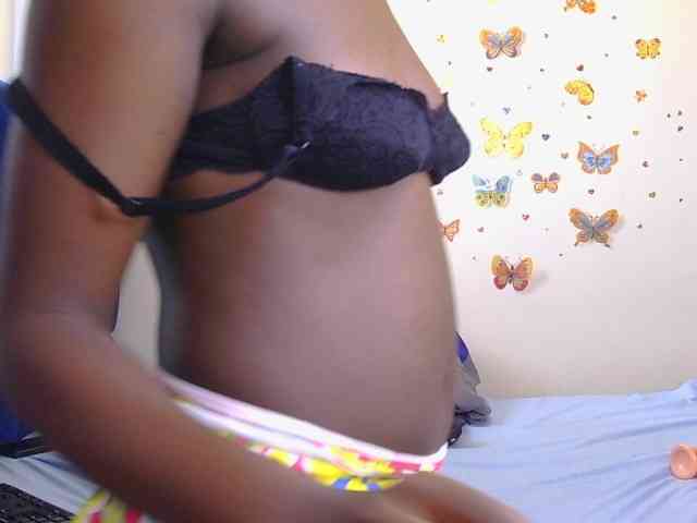 PinkCoochie22 webcam