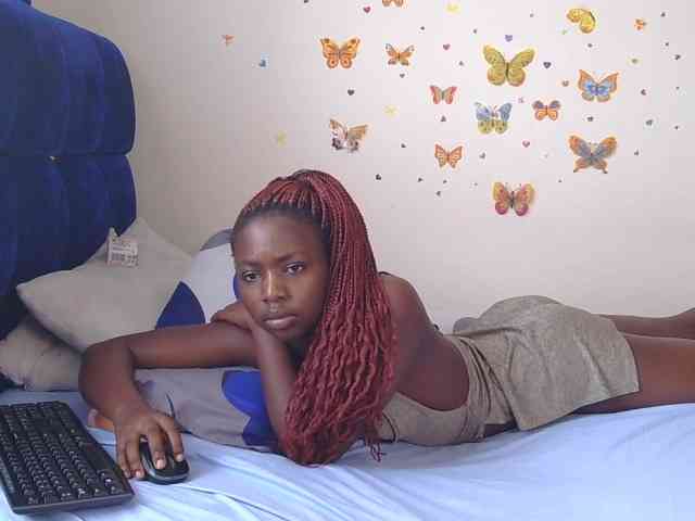 PinkCoochie22 webcam