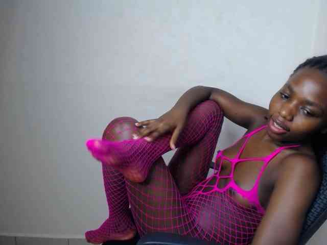PinkCoochie22 webcam