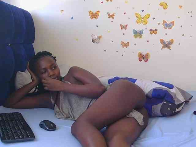 PinkCoochie22 webcam