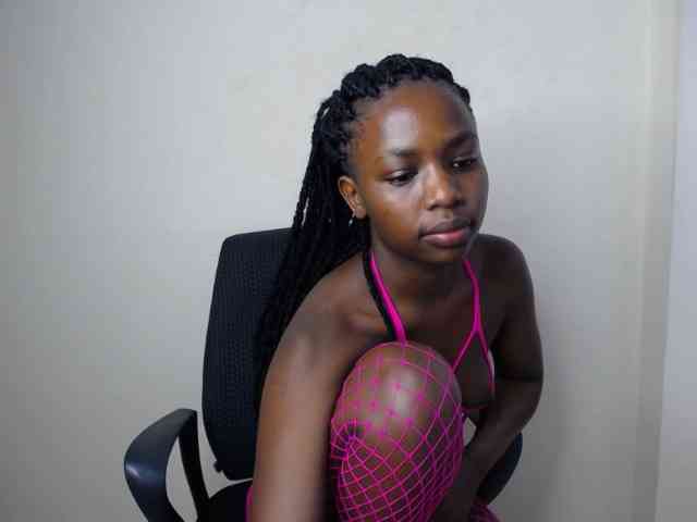 PinkCoochie22 webcam