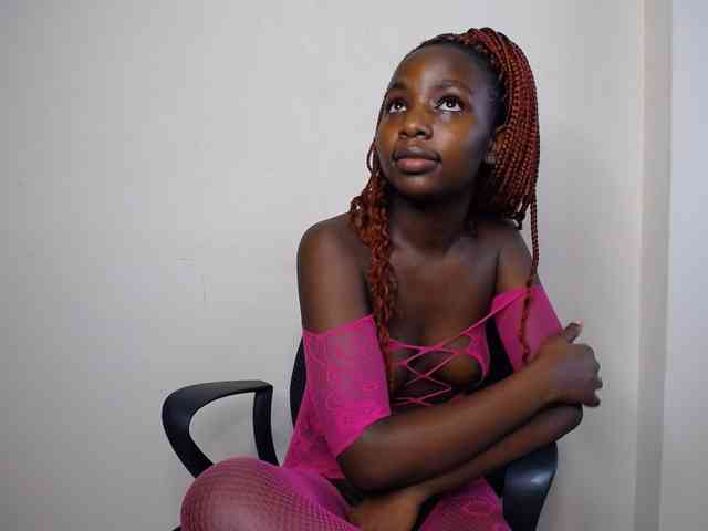 PinkCoochie22 webcam