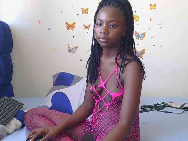 PinkCoochie22 webcam