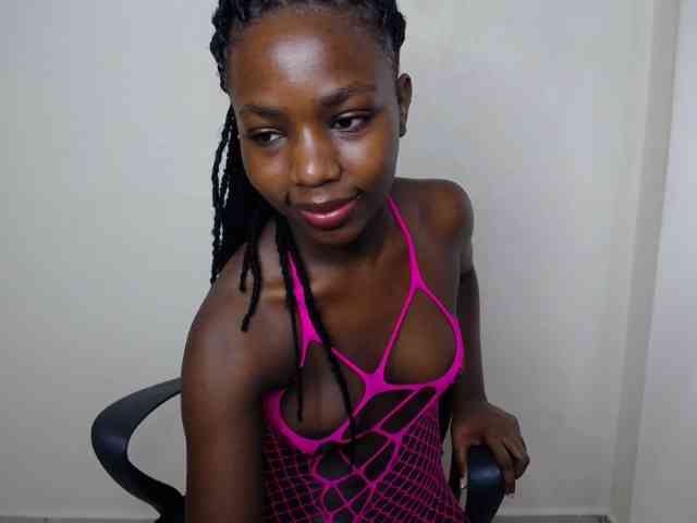 PinkCoochie22 webcam