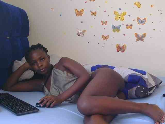 PinkCoochie22 webcam