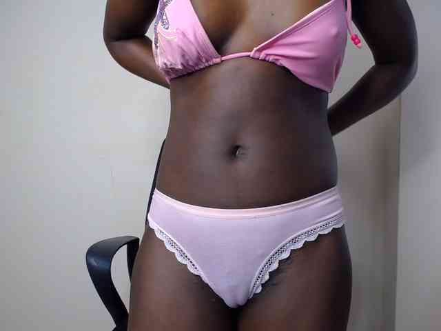 PinkCoochie22 webcam