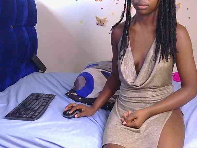 PinkCoochie22 webcam