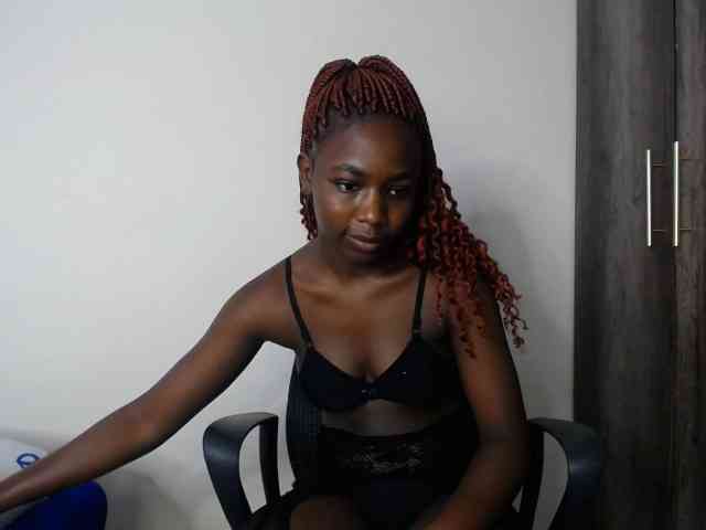PinkCoochie22 webcam