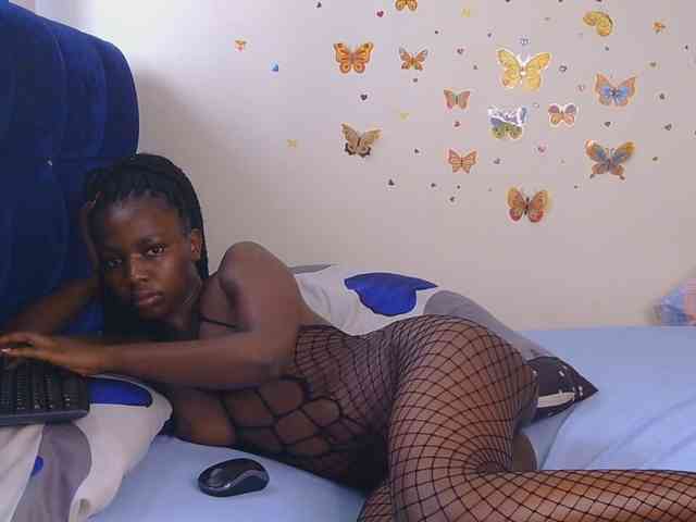 PinkCoochie22 webcam