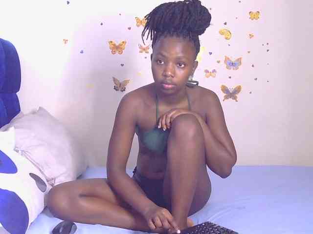 PinkCoochie22 webcam