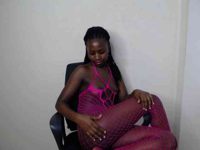 PinkCoochie22 webcam
