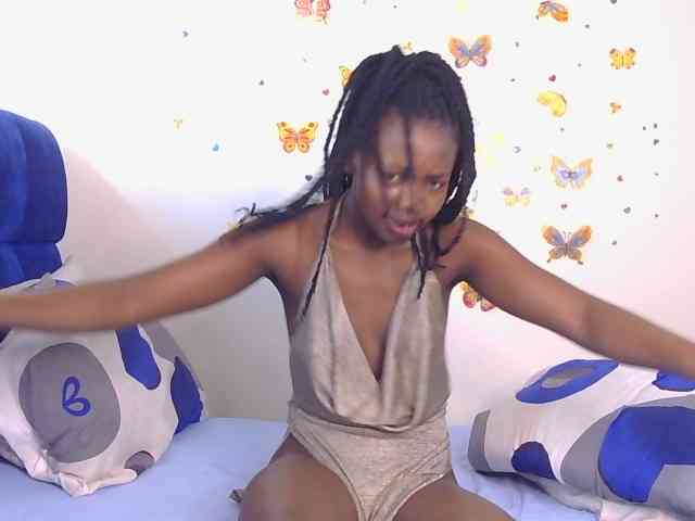 PinkCoochie22 webcam