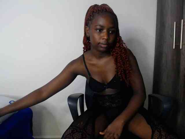 PinkCoochie22 webcam