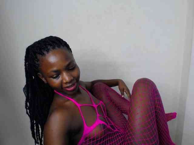 PinkCoochie22 webcam