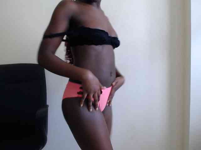 PinkCoochie22 webcam