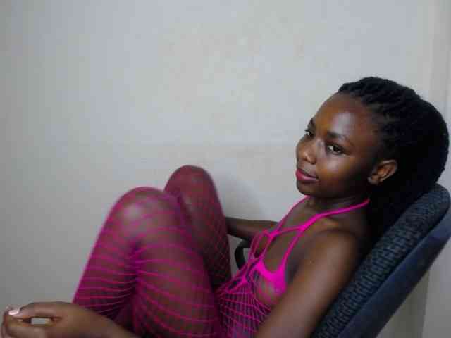 PinkCoochie22 webcam