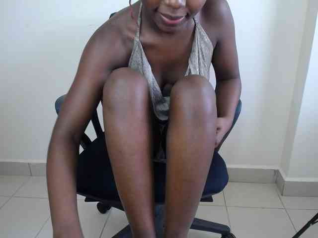 PinkCoochie22 webcam