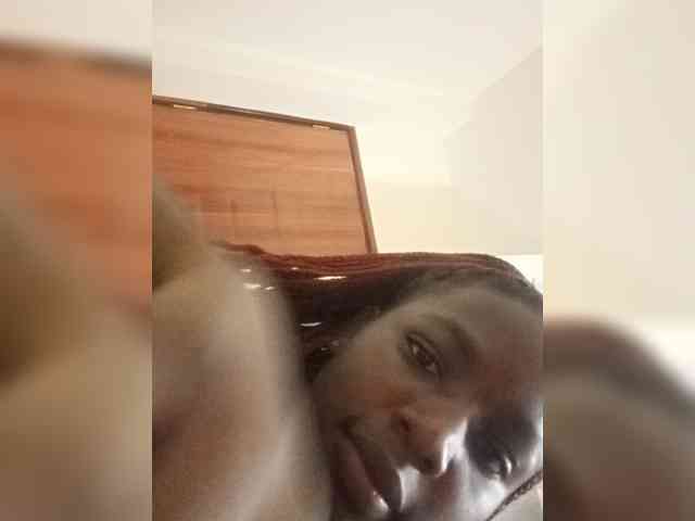 PinkCoochie22 webcam