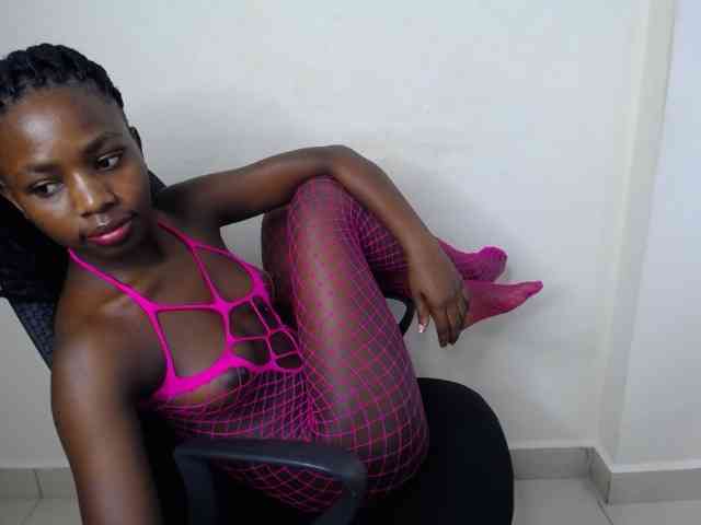 PinkCoochie22 webcam