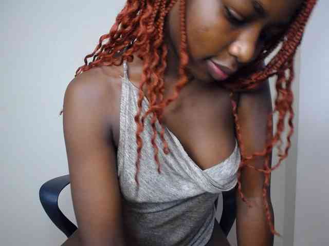 PinkCoochie22 webcam