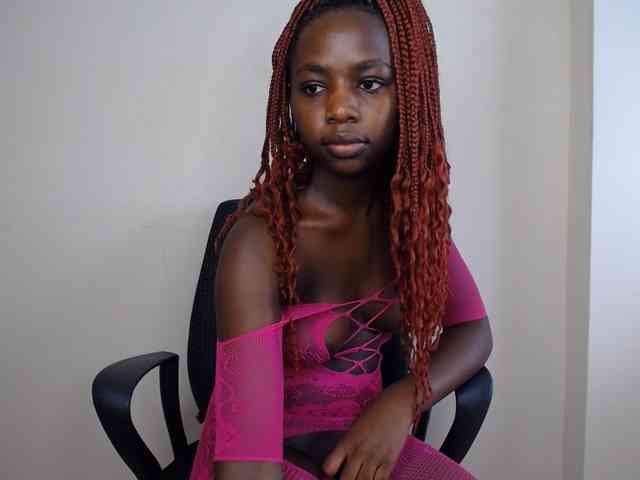 PinkCoochie22 webcam