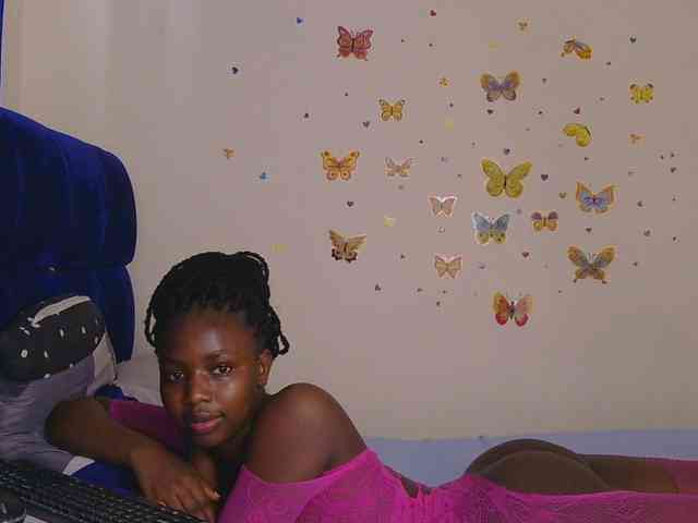 PinkCoochie22 webcam