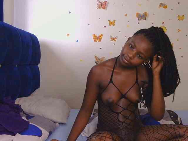 PinkCoochie22 webcam