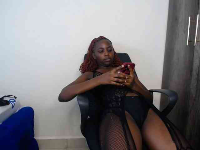 PinkCoochie22 webcam