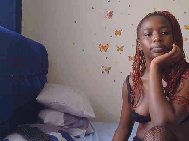 PinkCoochie22 webcam