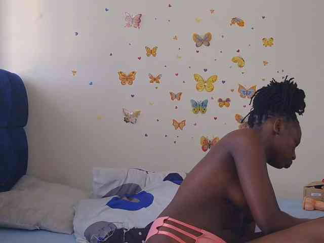 PinkCoochie22 webcam