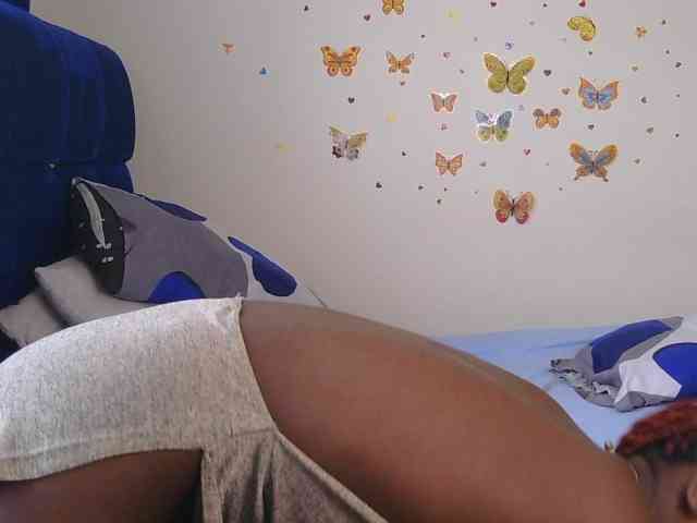 PinkCoochie22 webcam