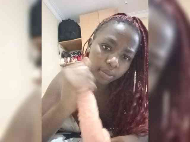 PinkCoochie22 webcam